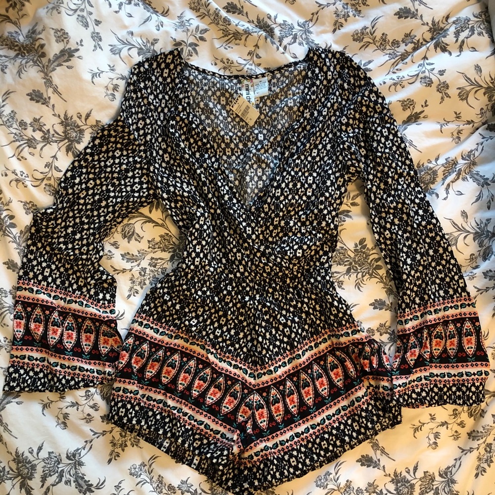 NWT romper - Picture 3 of 3